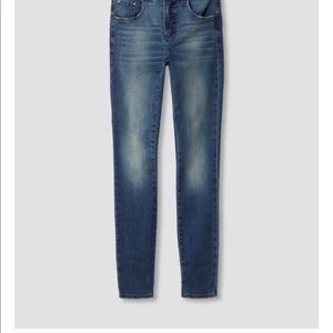 Universal Standard Vintage Logan Jeans